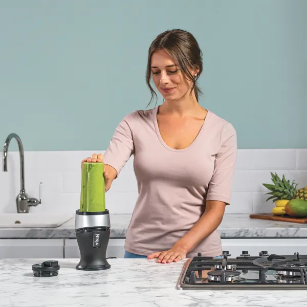 Mélangeur et machine à smoothies Slim Nutri Ninja 700W – QB3001EUS – Argent 5