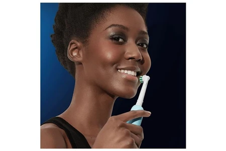 Oral-B PRO 1 Electric Toothbrush 4