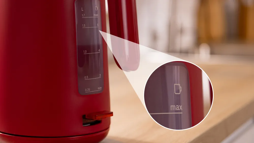 MyMoment Red Kettle 1.7L 4