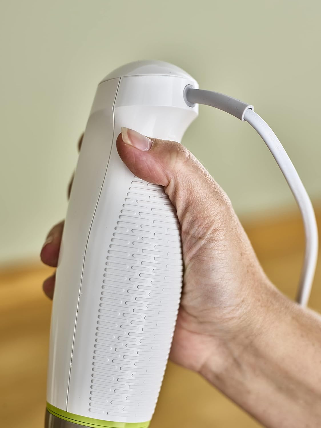 Kenwood Hand Blender 700W With 500Ml Chopper, 500Ml Beaker, Whisk, Triblade Technology HDP104WG White 4