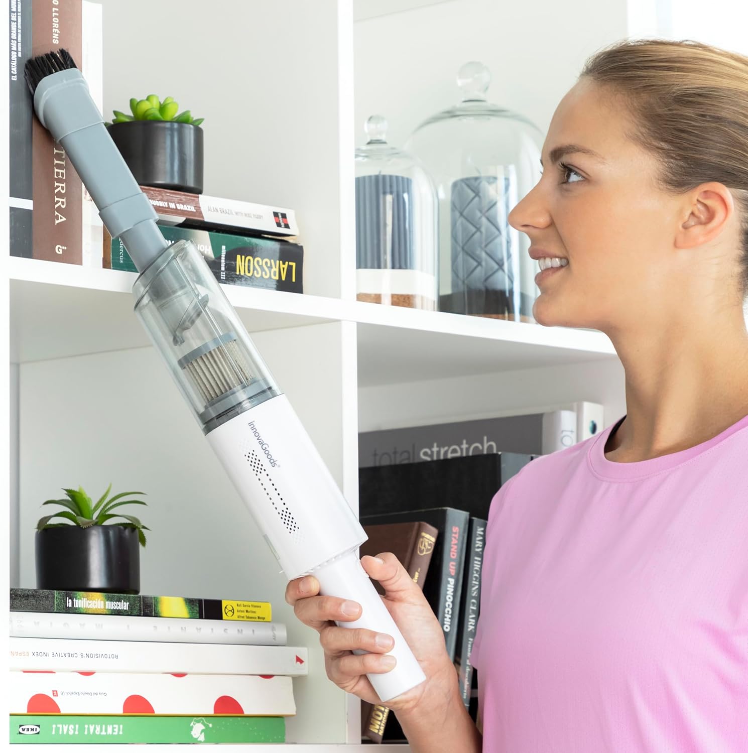 مكنسة يدوية قابلة لإعادة الشحن من InnovaGoods مع 3 ملحقات، بيضاء، 70 واط 5