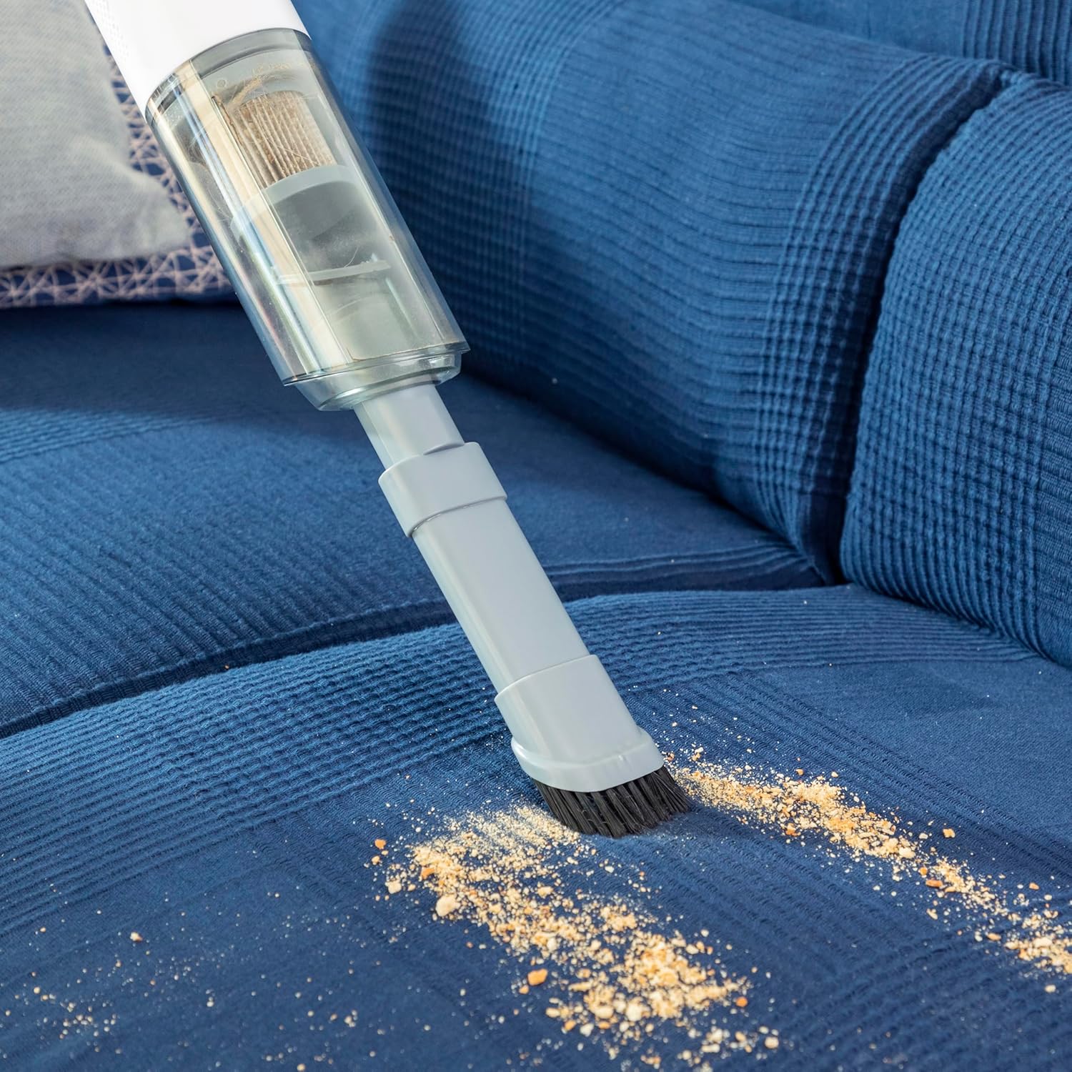 مكنسة يدوية قابلة لإعادة الشحن من InnovaGoods مع 3 ملحقات، بيضاء، 70 واط 6